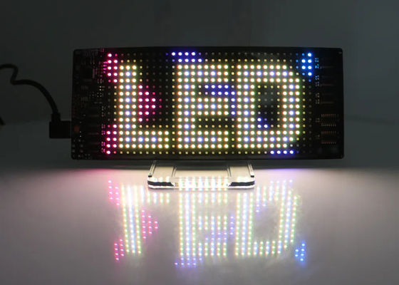 نشانه های انیمیشن LED حالت سفارشی برای کامیون 5VDC USB / 2A متن چرخش صفحه نمایش 120x595mm